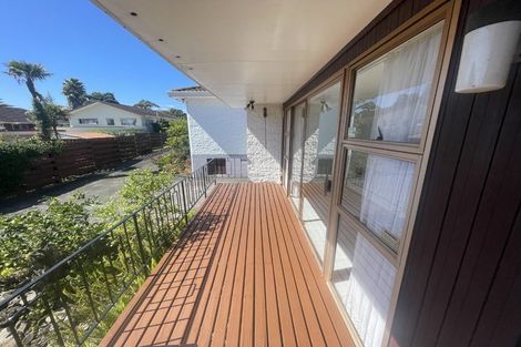 Photo of property in 3/191 Lake Road, Belmont, Auckland, 0622