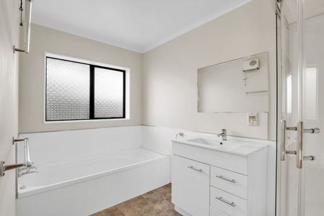 Photo of property in 28 Freyberg Street, Roslyn, Palmerston North, 4414