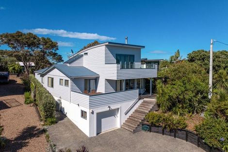 Photo of property in 35 Tawa Street, Oneroa, Waiheke Island, 1081