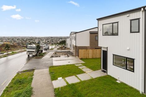Photo of property in 33b Crestview Rise, Papakura, 2110