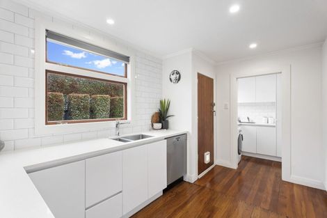 Photo of property in 10 Kingsway, Three Kings, Auckland, 1024