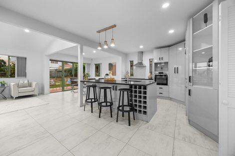 Photo of property in 68 Marina View Drive, West Harbour, Auckland, 0618