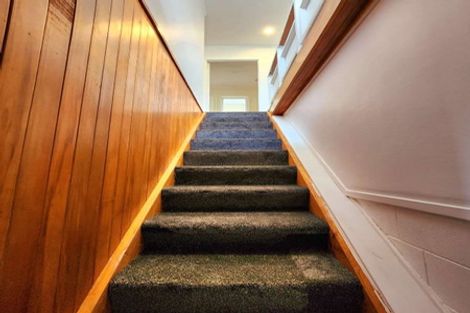 Photo of property in 1/63 Girrahween Drive, Totara Vale, Auckland, 0629