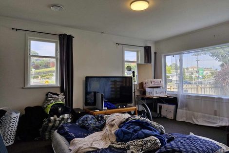 Photo of property in 3 Upjohn Street, Brooklands, New Plymouth, 4310