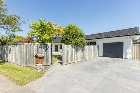 Photo of property in 114 Avondale Road, Taradale, Napier, 4112