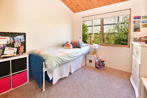 Photo of property in 106 Vipond Road, Stanmore Bay, Whangaparaoa, 0932