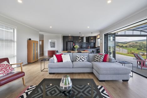 Photo of property in 32 Varsity Heights, Fitzherbert, Palmerston North, 4410