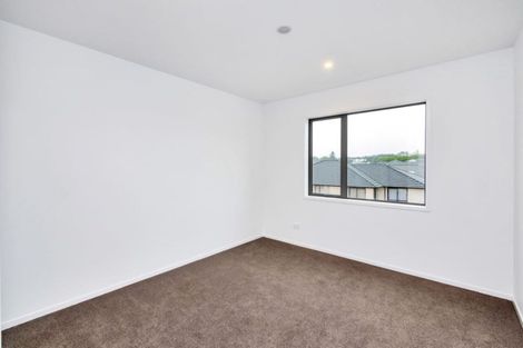 Photo of property in 9/27 Dida Park Drive, Kumeu, 0810