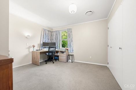 Photo of property in 18 Harbour View Road, Harbour View, Lower Hutt, 5010