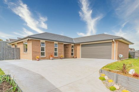 Photo of property in 15 Magnolia Crescent, Tawhero, Whanganui, 4501
