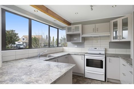 Photo of property in 20 Harbour Crest Drive, Waiuku, 2123