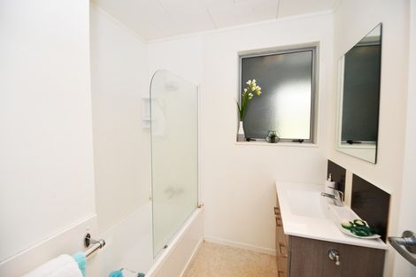 Photo of property in 23b Foster Crescent, Snells Beach, 0920