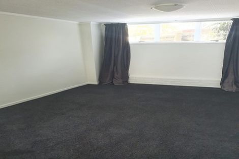 Photo of property in 1/177 Glenfield Road, Hillcrest, Auckland, 0627