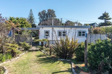 Photo of property in 37 Dale Road, Raumati South, Paraparaumu, 5032