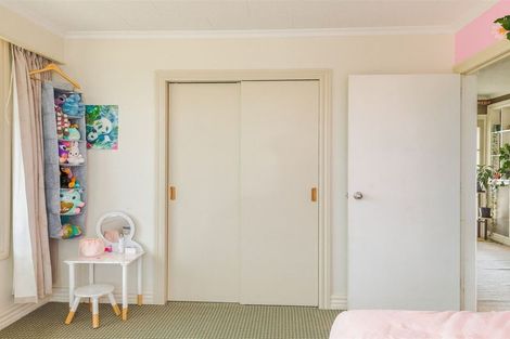 Photo of property in 32 Brougham Street, Westport, 7825