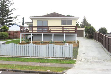 Photo of property in 20 Mcquarrie Avenue, Wattle Downs, Auckland, 2103