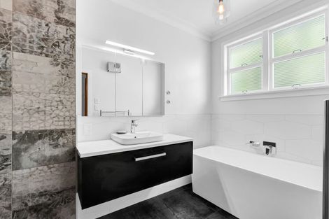 Photo of property in 223 Powderham Street, New Plymouth, 4310