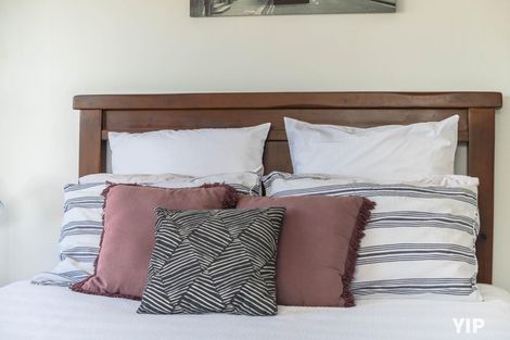 Photo of property in 43 Carluke Street, Paparangi, Wellington, 6037