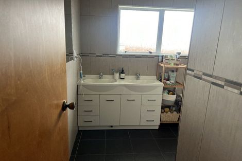 Photo of property in 160 Bartholomew Road, Levin, 5510