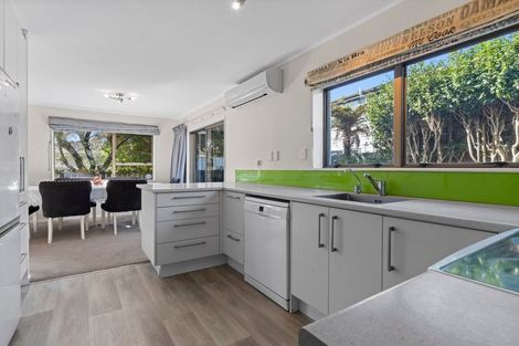 Photo of property in 4/87 Victoria Road, Papatoetoe, Auckland, 2025