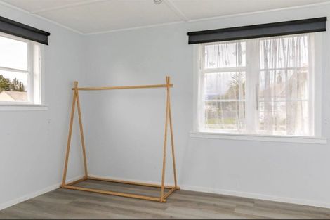 Photo of property in 4 Colvin Street, Westport, 7825