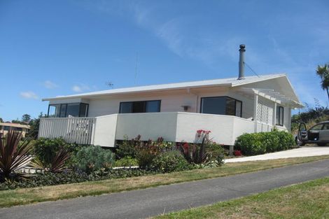 Photo of property in 14 Sunrise Heights, Feilding, 4702