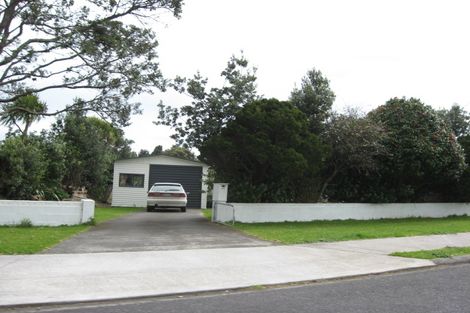 Photo of property in 15 Mace Terrace, Oakura, 4314