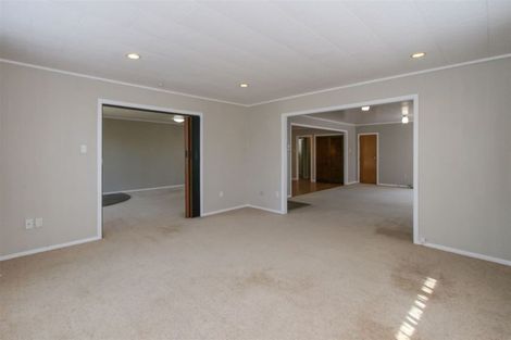 Photo of property in 14 Nikau Street, Inglewood, 4330