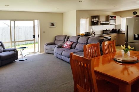 Photo of property in 42 Keri Vista Rise, Papakura, 2110