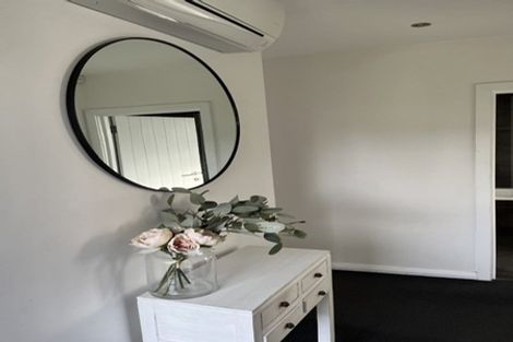 Photo of property in 1 Kahu Road, Paremata, Porirua, 5024