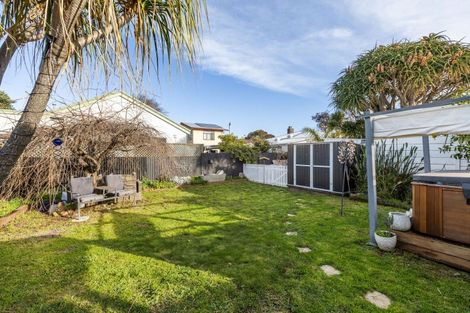 Photo of property in 12 Kinross White Street, Napier South, Napier, 4110