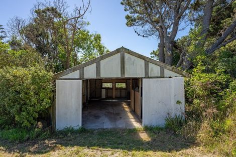 Photo of property in 16 Rangiuru Road, Otaki Beach, Otaki, 5512