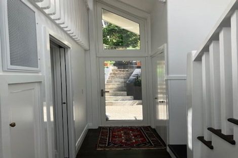 Photo of property in 129 Marine Parade, Seatoun, Wellington, 6022