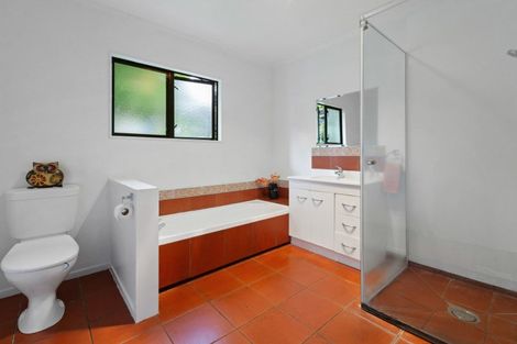 Photo of property in 21 Capricorn Place, Kawaha Point, Rotorua, 3010