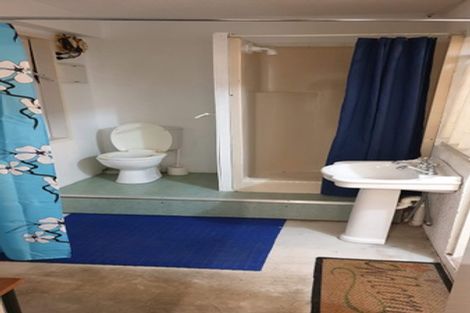 Photo of property in 21 High Road, Glenfield, Auckland, 0629