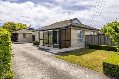 Photo of property in 1/500 Harewood Road, Harewood, Christchurch, 8051