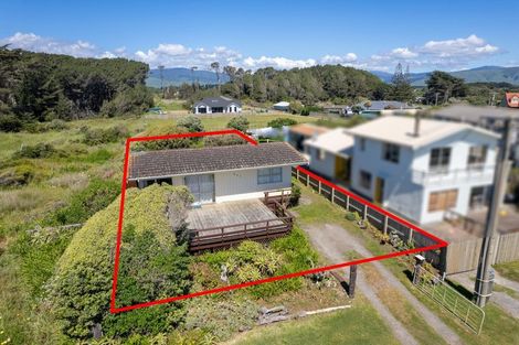 Photo of property in 224 Marine Parade, Otaki Beach, Otaki, 5512
