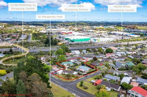 Photo of property in 25 St Catherine Crescent, West Harbour, Auckland, 0618