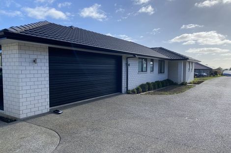 Photo of property in 8 Albatross Lane, Welcome Bay, Tauranga, 3112