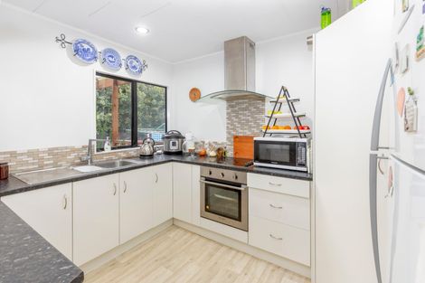 Photo of property in 37 Rosemead Place, Randwick Park, Auckland, 2105