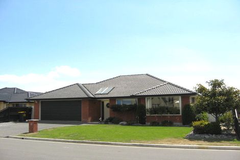 Photo of property in 16 Evergreen Place, Parklands, Christchurch, 8083