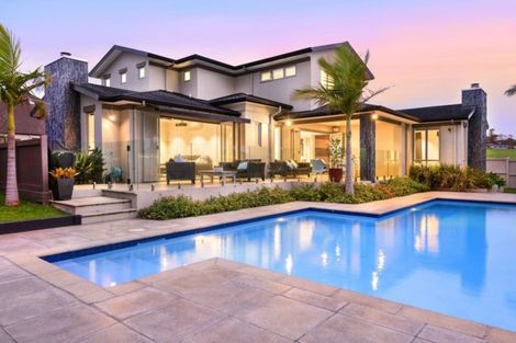 Photo of property in 43 Manor Park, Sunnyhills, Auckland, 2010