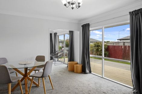 Photo of property in 3 Carteret Place, Aranui, Christchurch, 8061