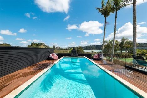 Photo of property in 6 Kerema Way, Schnapper Rock, Auckland, 0632