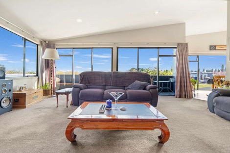 Photo of property in 2 Honeysuckle Lane, Ohauiti, Tauranga, 3112