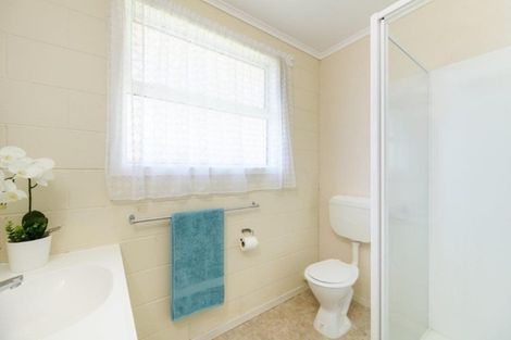 Photo of property in 2/92 Ngatai Road, Otumoetai, Tauranga, 3110