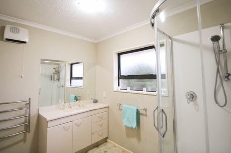 Photo of property in 17 Essex Street, Weston, Oamaru, 9401