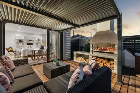 Photo of property in 4 Livingstone Street, Milford, Auckland, 0620