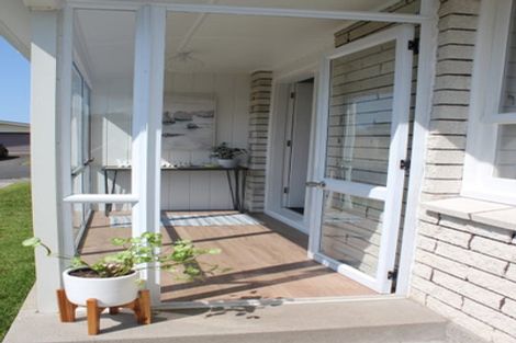 Photo of property in 4 Linklater Avenue, Bellevue, Tauranga, 3110