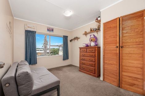 Photo of property in 4/89a Royal Road, Massey, Auckland, 0614